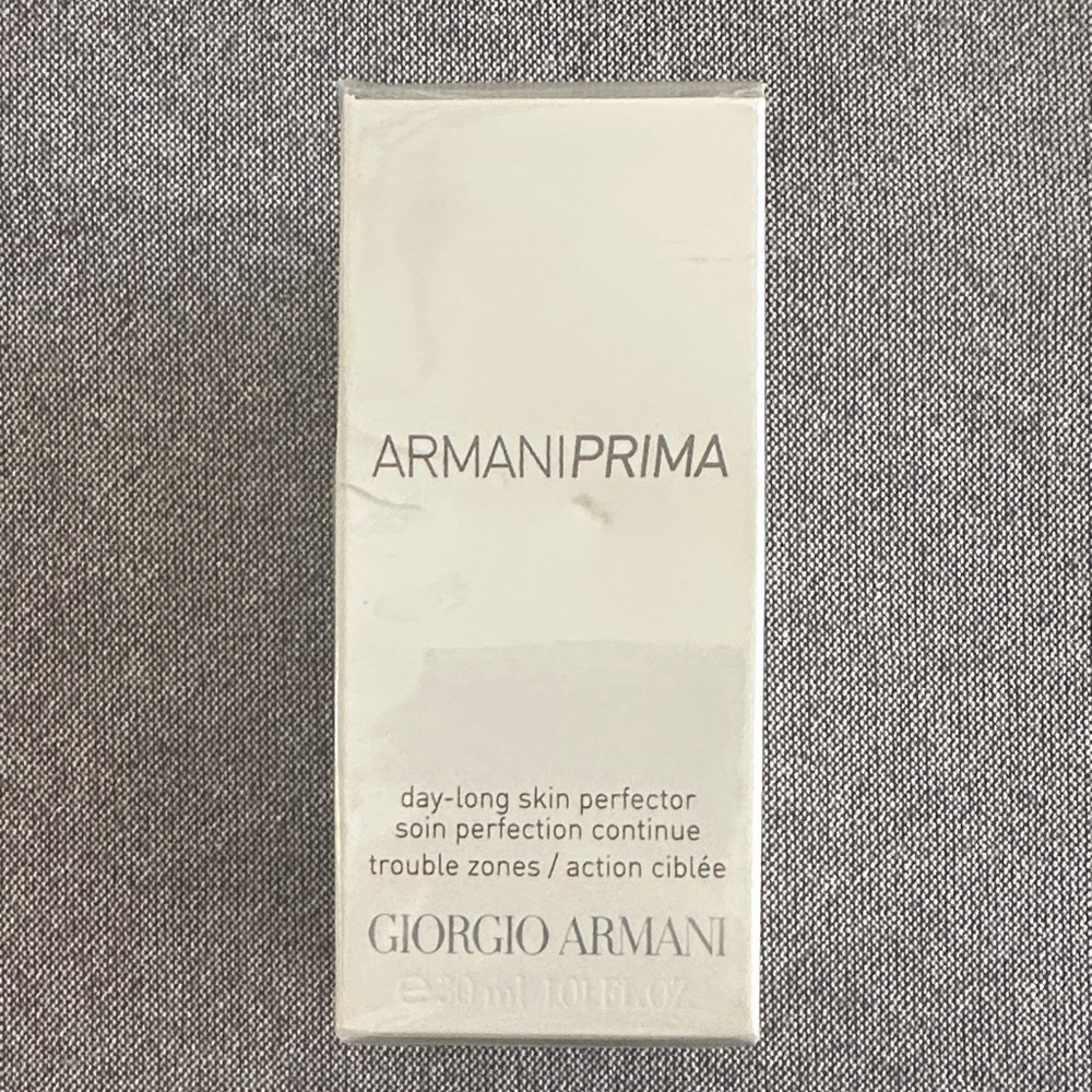 Giorgio Armani Prima Day-Long Skin Perfector - Picture 2 of 6